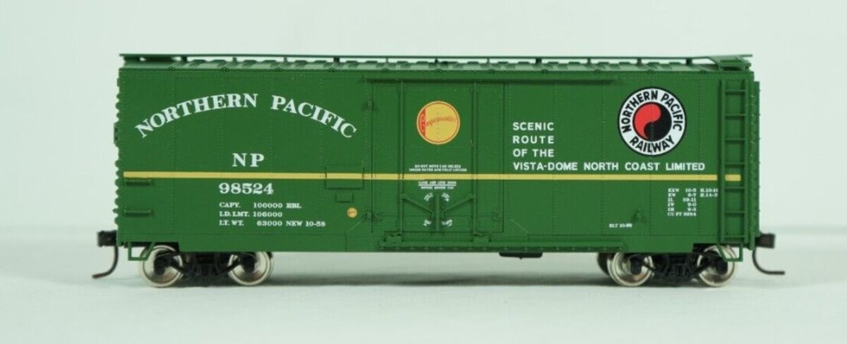 Accurail 80021 HO Accuready Northern Pacific 40' Insulated Steel Boxcar #98524