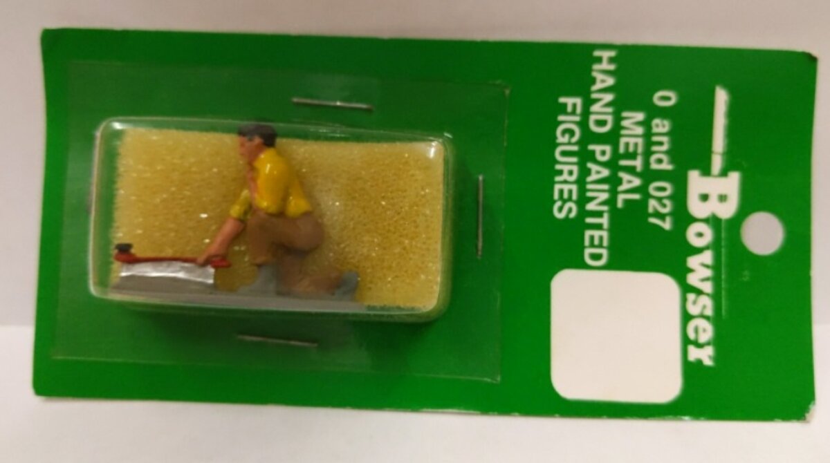 Bowser 1-013708 O & 0-27 Workman Holding Chisel Metal Hand Painted Figures