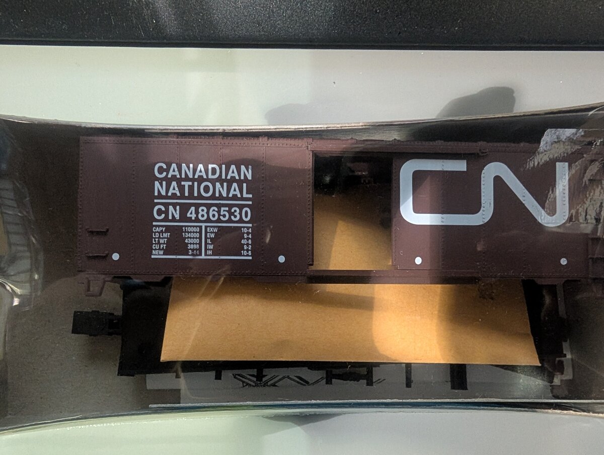 Athearn 01209 HO Canadian National 40' AAR Box Car #486530 Kit