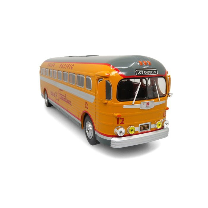 Iconic Replicas 43-0353 1:43 UP GM PD4151 Silversides Coach Diecast Model