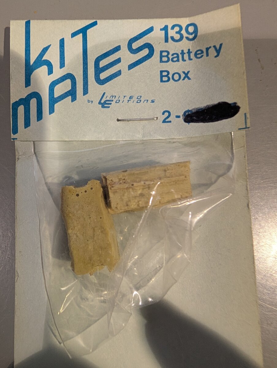 Kit Mates 139 Southern Pacific Standard Design Battery Box (Pack of 2)