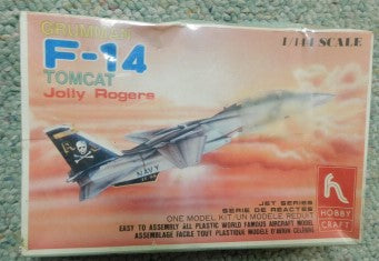 Hobby Craft HC1116 1:144 Grumman F-14 Tomcat Jolly Rogers Model Kit