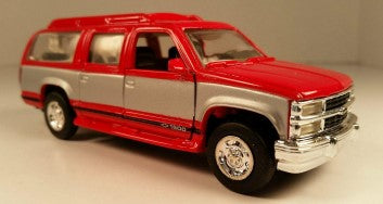Road Champs 6440 1:43 Diecast Red & Silver Chevrolet 1500 Suburban