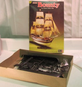 Revell H-318 1:200 Scale H.M.S. Bounty The Famous Mutiny Ship Model Kit