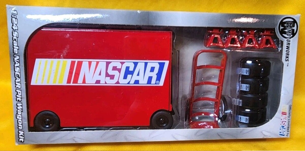 Motorworks 42720 1:24 Scale NASCAR Pit Wagon Kit