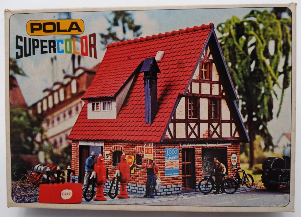 Pola 530 HO Scale Bicycle Shop Super Color Building Kit