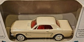 Ertl 2586 1:43 Scale Beige 1964 1/2 Ford Mustang Die Cast Vintage Vehicles