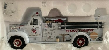 First Gear 19-2250 1:34 Scale Texaco 1960 Fire Chief Mack Model B Pumper