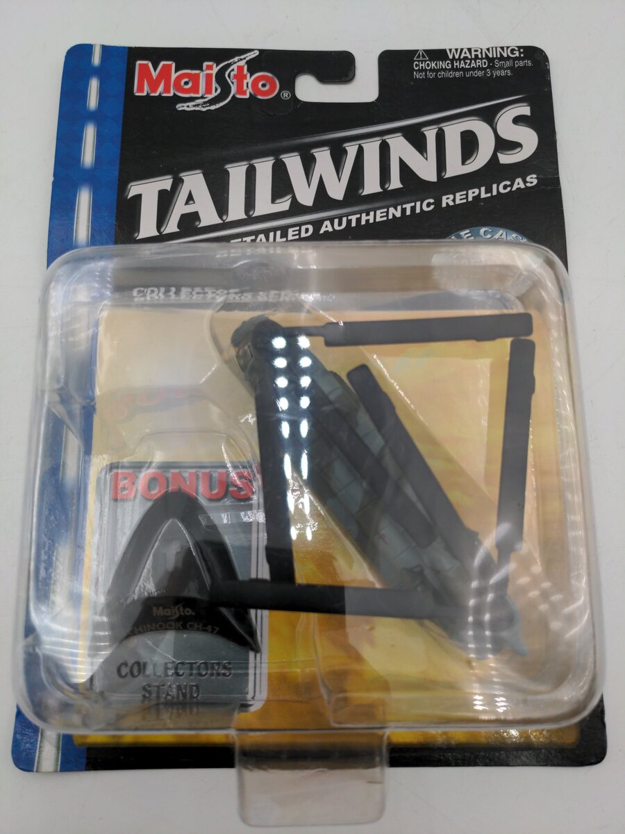 Maisto 15061 Tailwinds CH-47 Chinook Heavy-Lift Helicopter w/ Stand