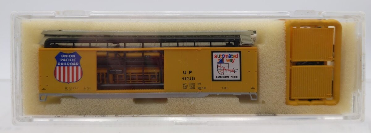 InterMountain 60616-06 N 50' AAR Std Dbl Union Pacific Box Car # 957251 Kit