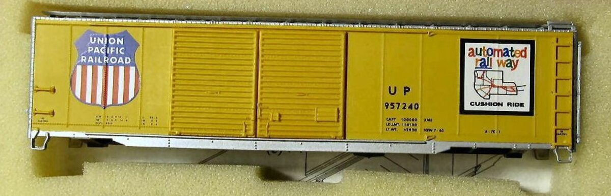InterMountain 60616-01 N 50' AAR Std Dbl Union Pacific Box Car # 957240 Kit