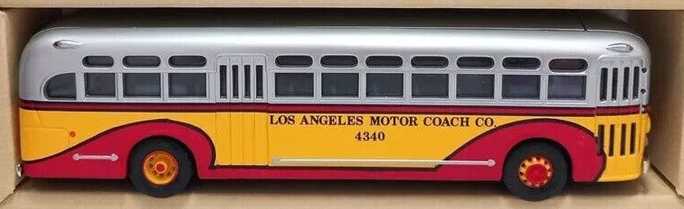 Corgi 97635 1:50 Diecast General Motors 4502 Los Angeles Motor Coach