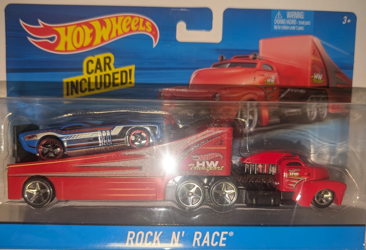 Hot Wheels BDW59-D912 1:64 Diecast Red/Blue Rock N' Race w/Race Car Included