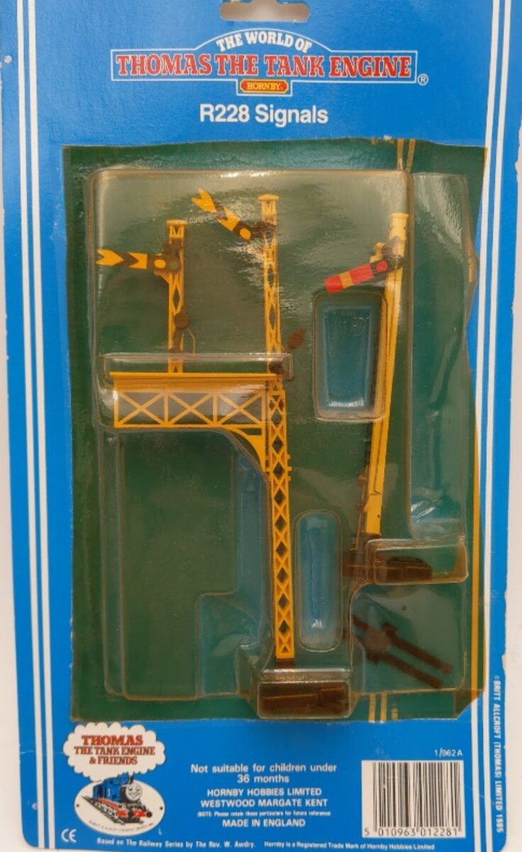 Hornby R228 O Scale The World Of Thomas The Tank Engine & Friends Signals Train