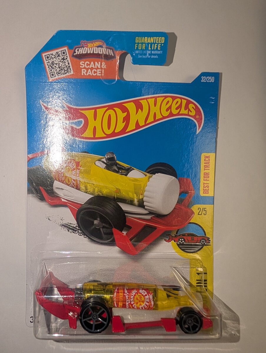 Hot Wheels DHP62-D9B0M 1:64 Diecast HW Tool-In-1 Carbonator
