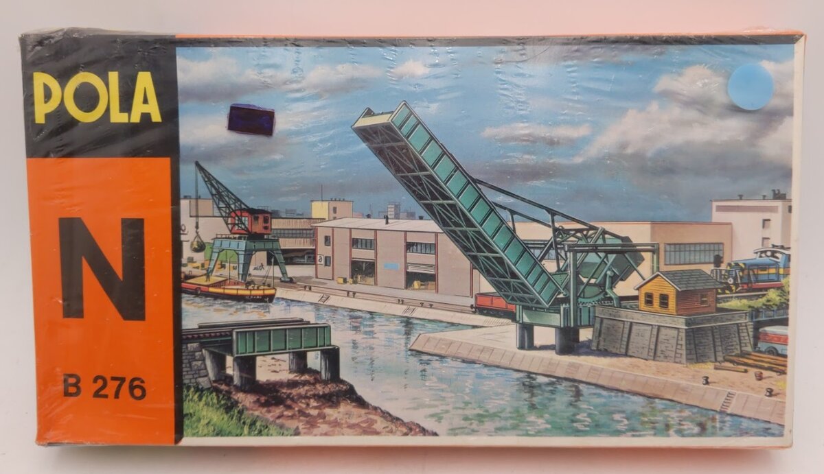 Pola B276 N Scale Motorised Lifting Bridge Building Kit