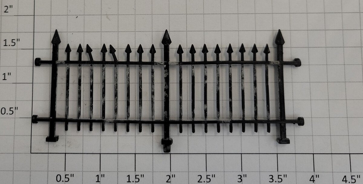 Lionel 156-5 2-Section Damaged Fence