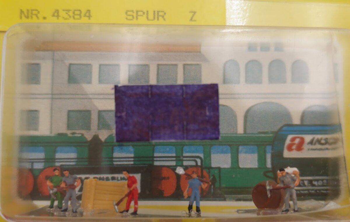 Noch 4384 Z Scale Men's Workers w/Barrels Figures