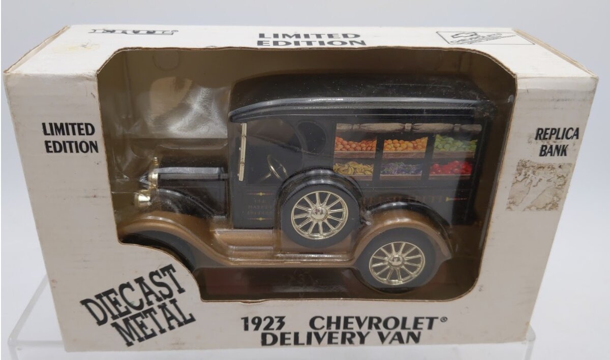 Ertl 1385 Old Market Produce Fresh Fruit Chevrolet 1923 Delivery Van Bank