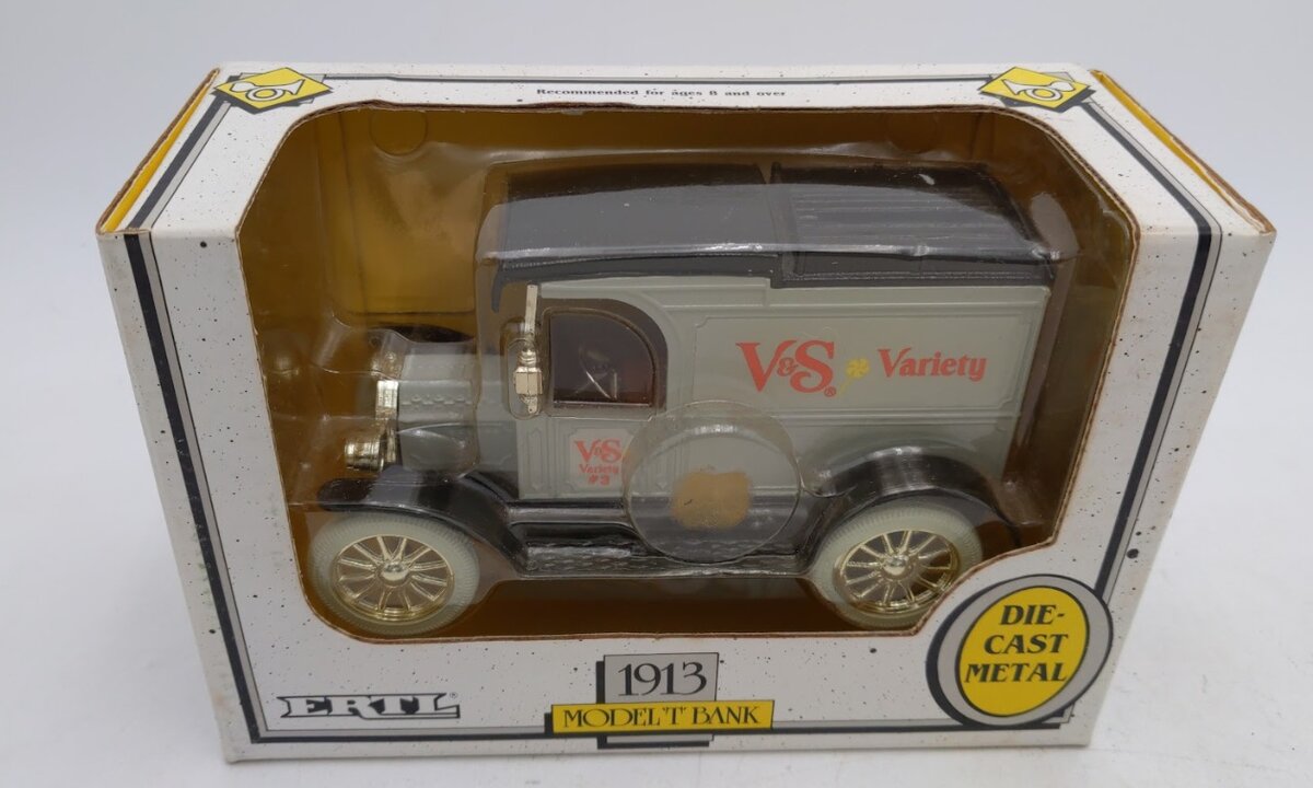 Ertl 9522 1:25 Scale Ford 1913 Model T Bank V&S Variety # 3 Diecast Metal