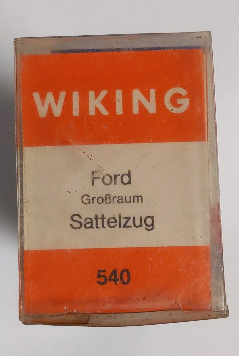 Wiking 540 HO Scale Europa Mobel Tractor Trailer Plastic Model Car
