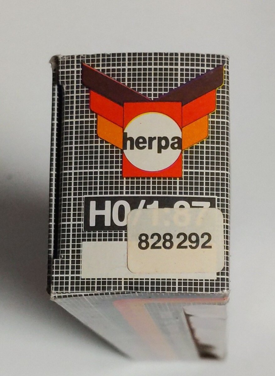 Herpa 828292 HO Scale "Patrizier-Brau" Double Tractor Trailer Plastic Truck