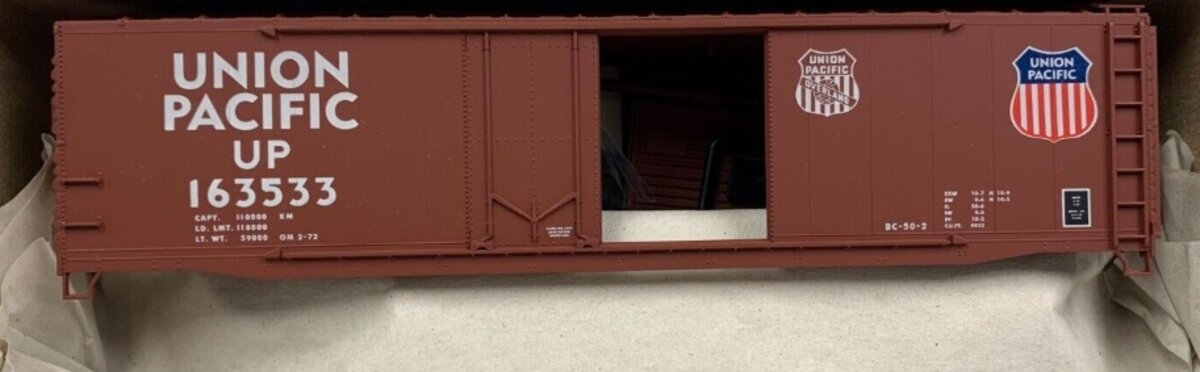 Accurail 1505 HO Scale Union Pacific 50' Combo Door Boxcar #163533 Kit