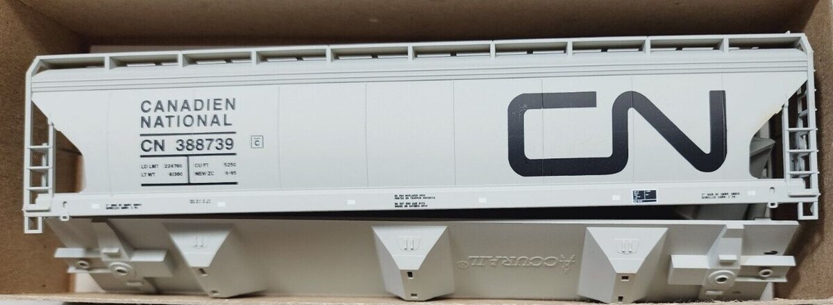 Accurail 2046.1 HO Scale Canadian National ACF 3-Bay Centerflow Hopper Kit