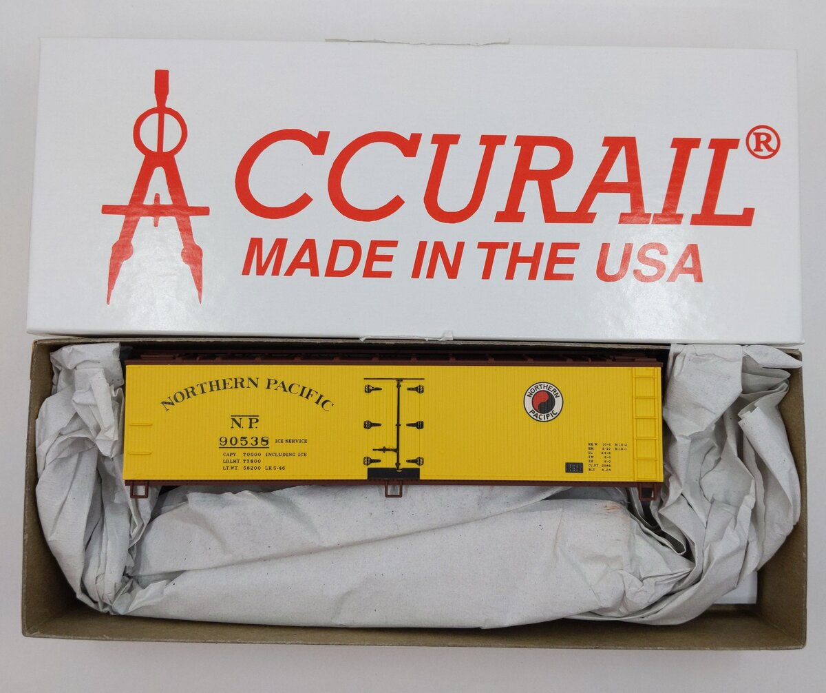Accurail 8004 HO Northern Pacific 40' Wood Reefer Boxcar Kit #90538