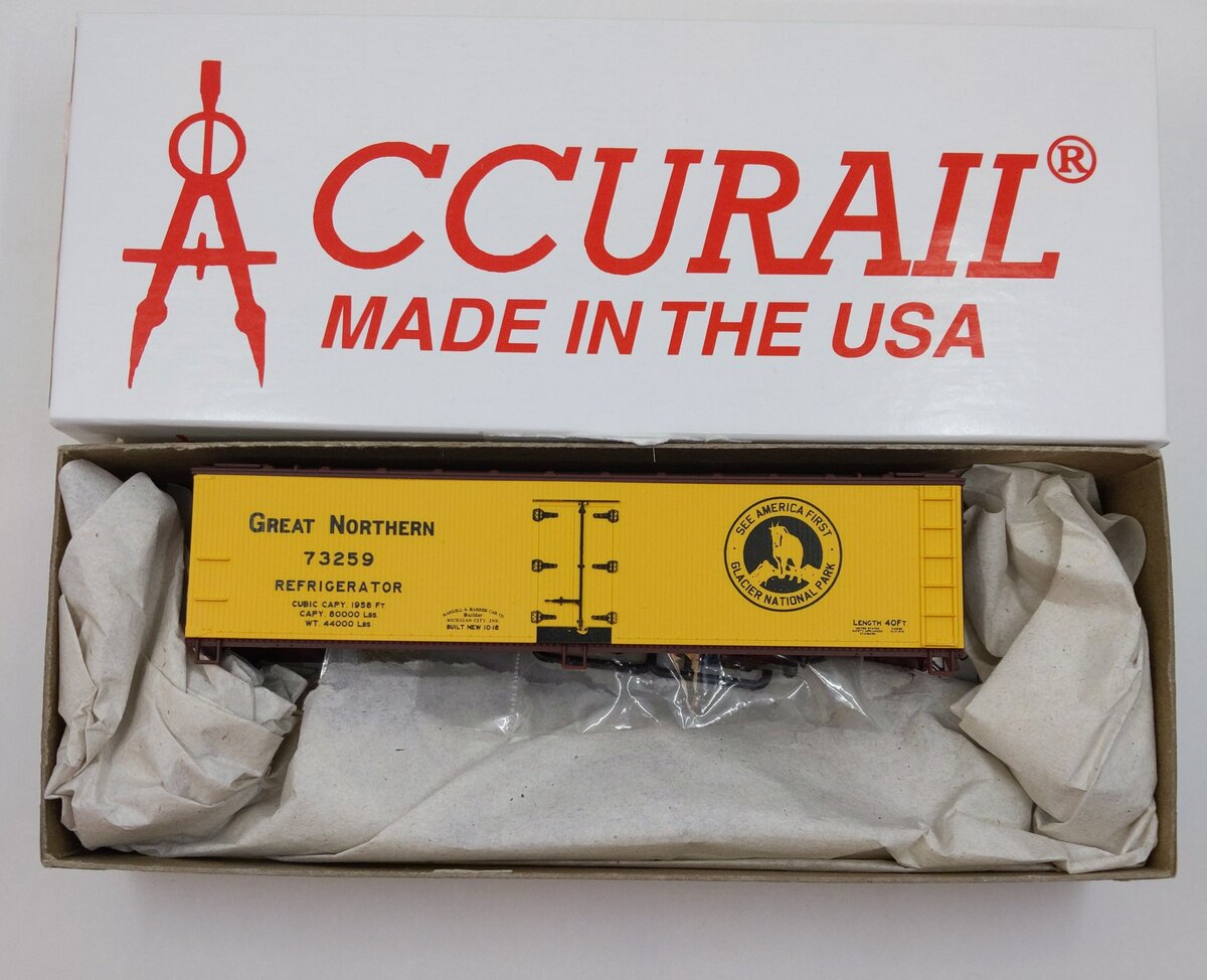 Accurail 8013 HO Great Northern 40' Wood Reefer Car Kit #73529