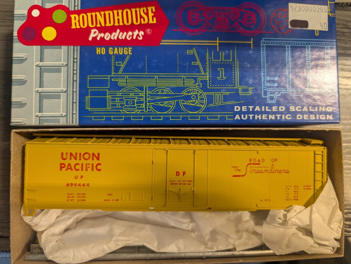 Roundhouse 1255 HO Union Pacific 50' Boxcar #499444 Kit