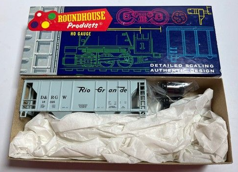 Roundhouse 3233 HO Scale D&R.G.W Covered Hopper Car #18325 Kit