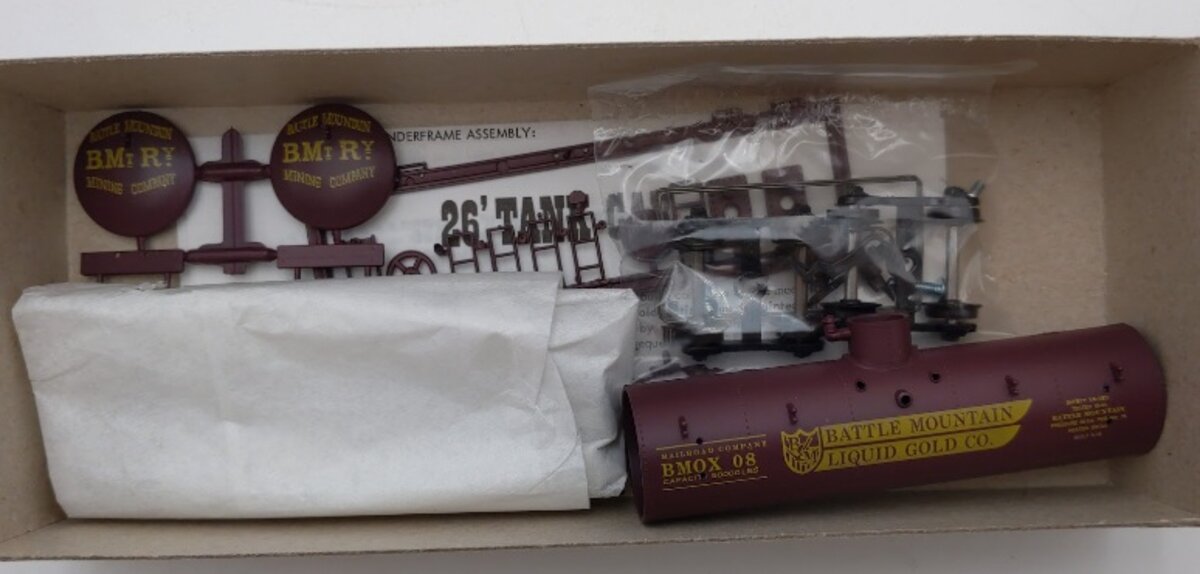 Roundhouse 3371 HO Scale Battle Mountain 26' Tank Car "Old Timer" Kit