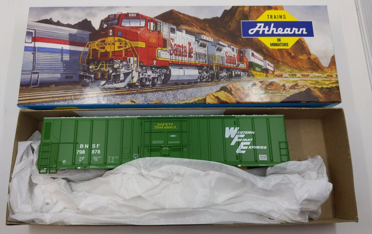 Athearn 5473 HO 57' Reefer Box Car, Western Fruit Express BNFE