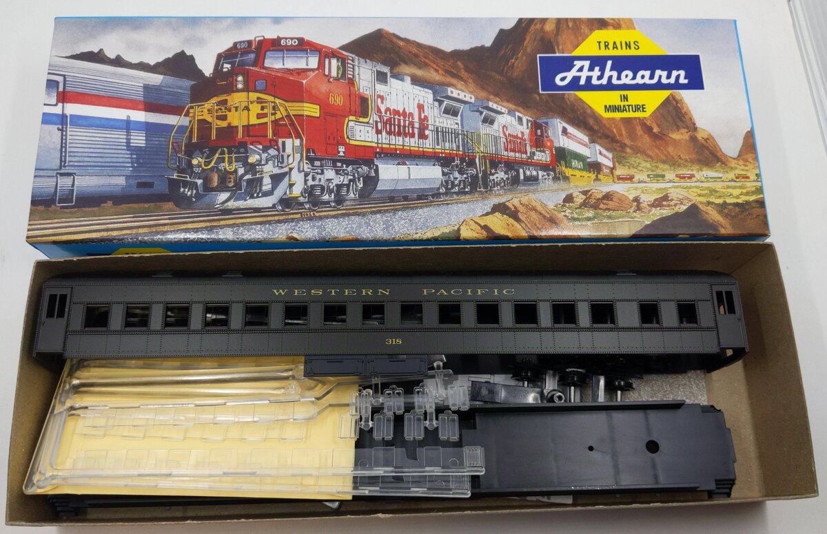 Athearn 2455 Western Pacific STD COACH-Round Roof Kit