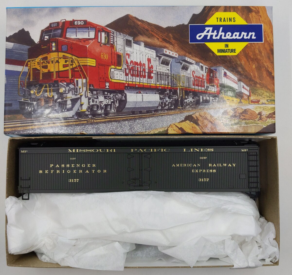 Athearn 05337 HO Scale Missouri Pacific Lines 50' Express Reefer Kit