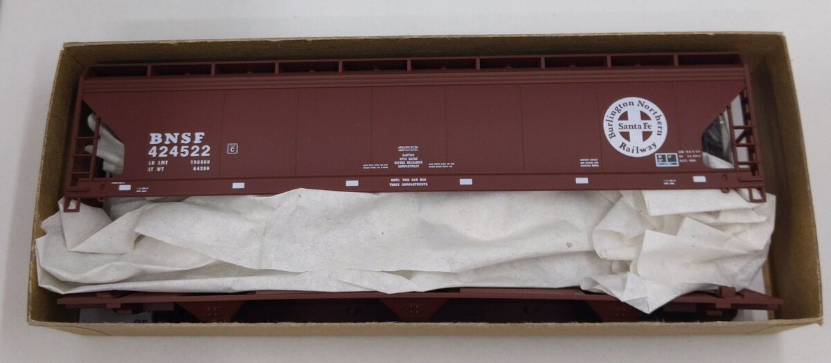 Accurail 22049 HO Scale Burlington Northern Santa Fe ACE 3-Bay Covered Hopper