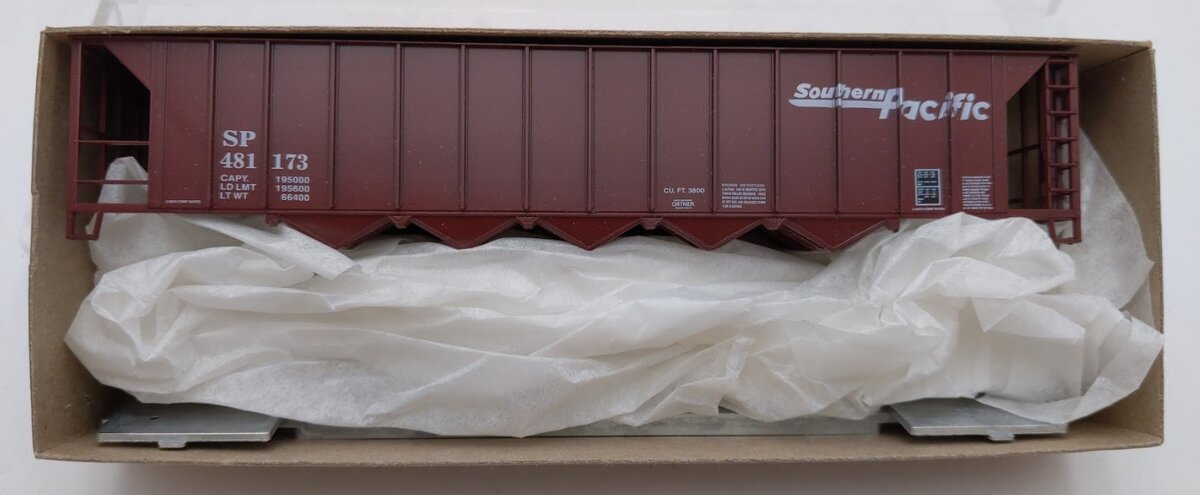 Roundhouse 07897 HO Southern Pacific 54' 5-Bay Rapid Discharge Hopper #481173Kit
