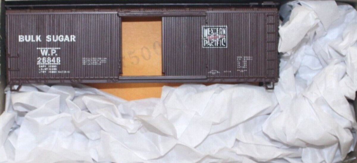 Athearn Blue Box 5236 Western Pacific 40' Wood Box Car Bulk Sugar # 26846 Kit