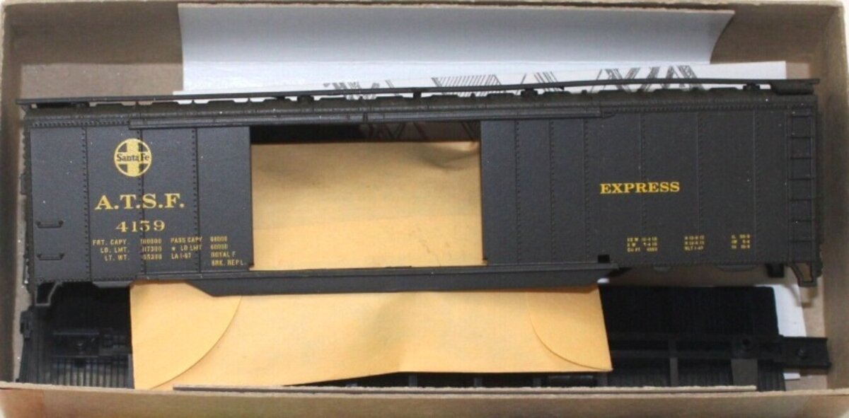 Athearn 5034 HO Scale ATSF/Santa Fe 50' Express Box Car # 4159 Kit