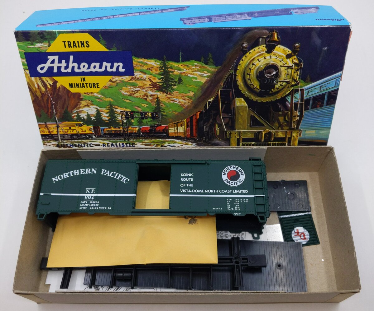 Athearn 821-3 HO Northern Pacific 40' Boxcar Kit #1024