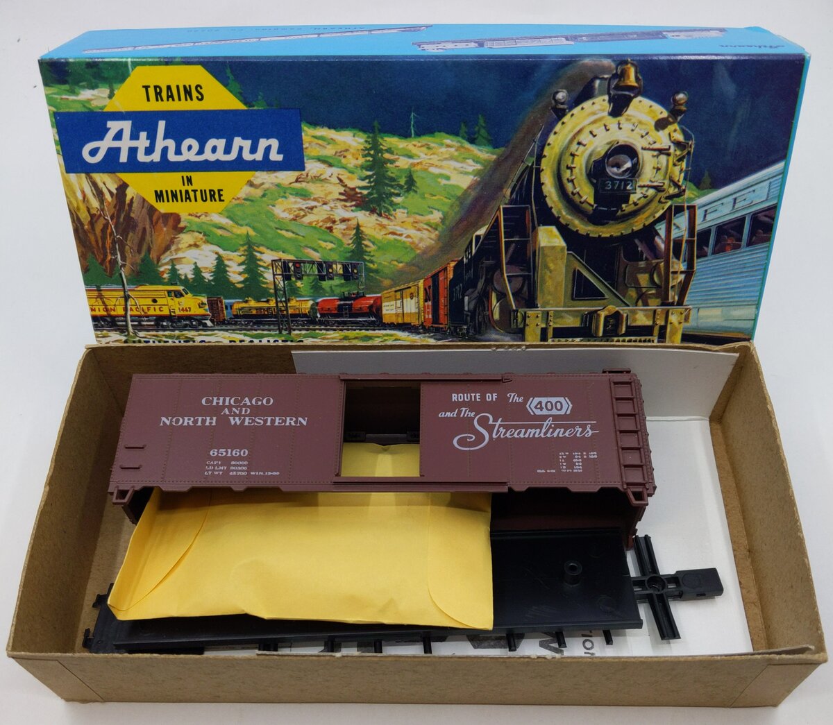 Athearn 5003 HO Chicago & North Western Boxcar Kit #65160