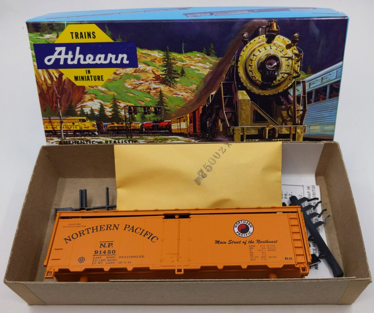 Athearn 5028 HO Scale Northern Pacific 40 Ft Reefer # 91450 Kit