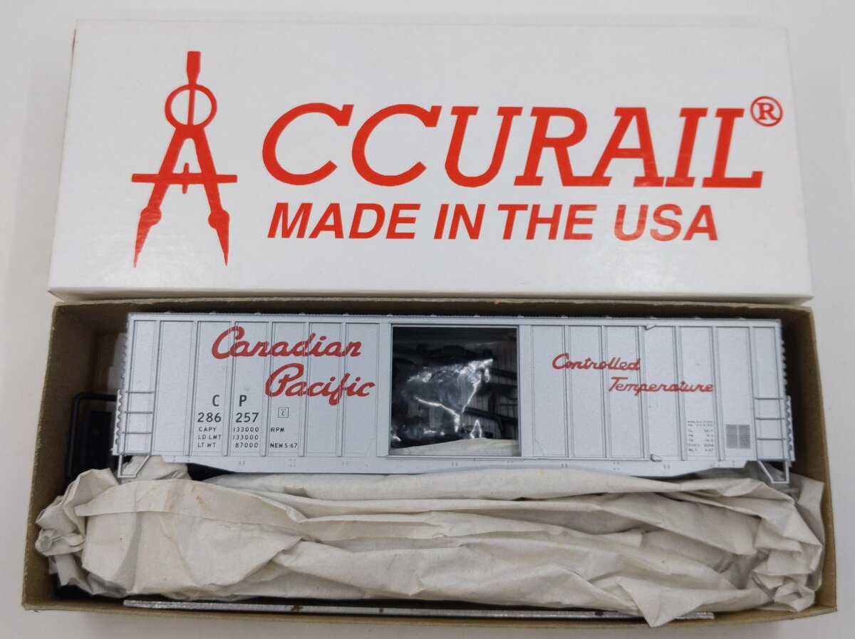 Accurail 5640.2 HO Canadian Pacific 50' Post Boxcar Kit #286257