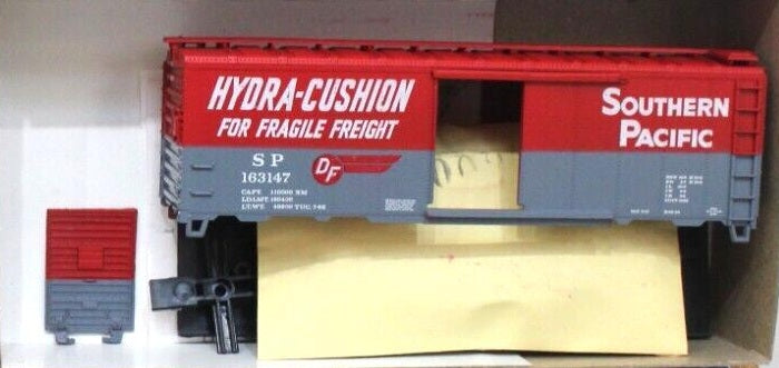 Athearn 2372 HO Scale Bev-Bel Southern Pacific 40' Steel Boxcar # 163147 Kit