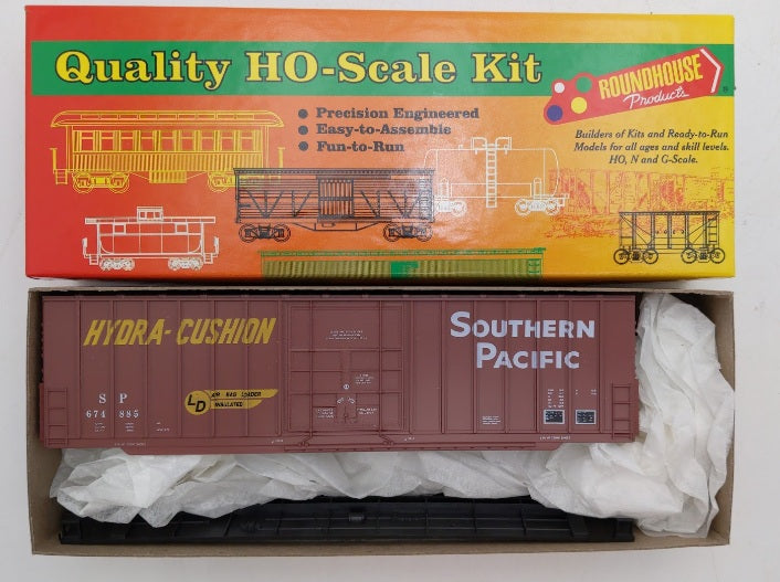 Roundhouse 01824 HO Southern Pacific 50' Hi Cube Rib Side Boxcar # 674885 Kit