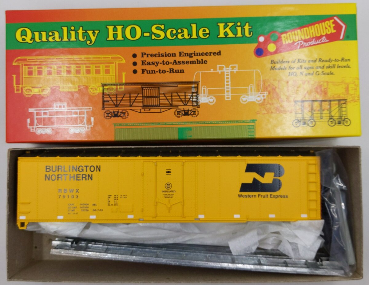 Roundhouse 12512 HO Burlington Northern 50'' Plug Door Boxcar Kit #79103
