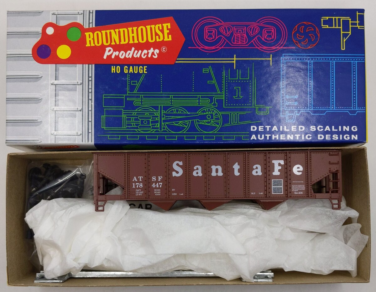 Roundhouse 3230 HO Santa Fe 3 Bay Rib Side Hopper Car Kit #178447