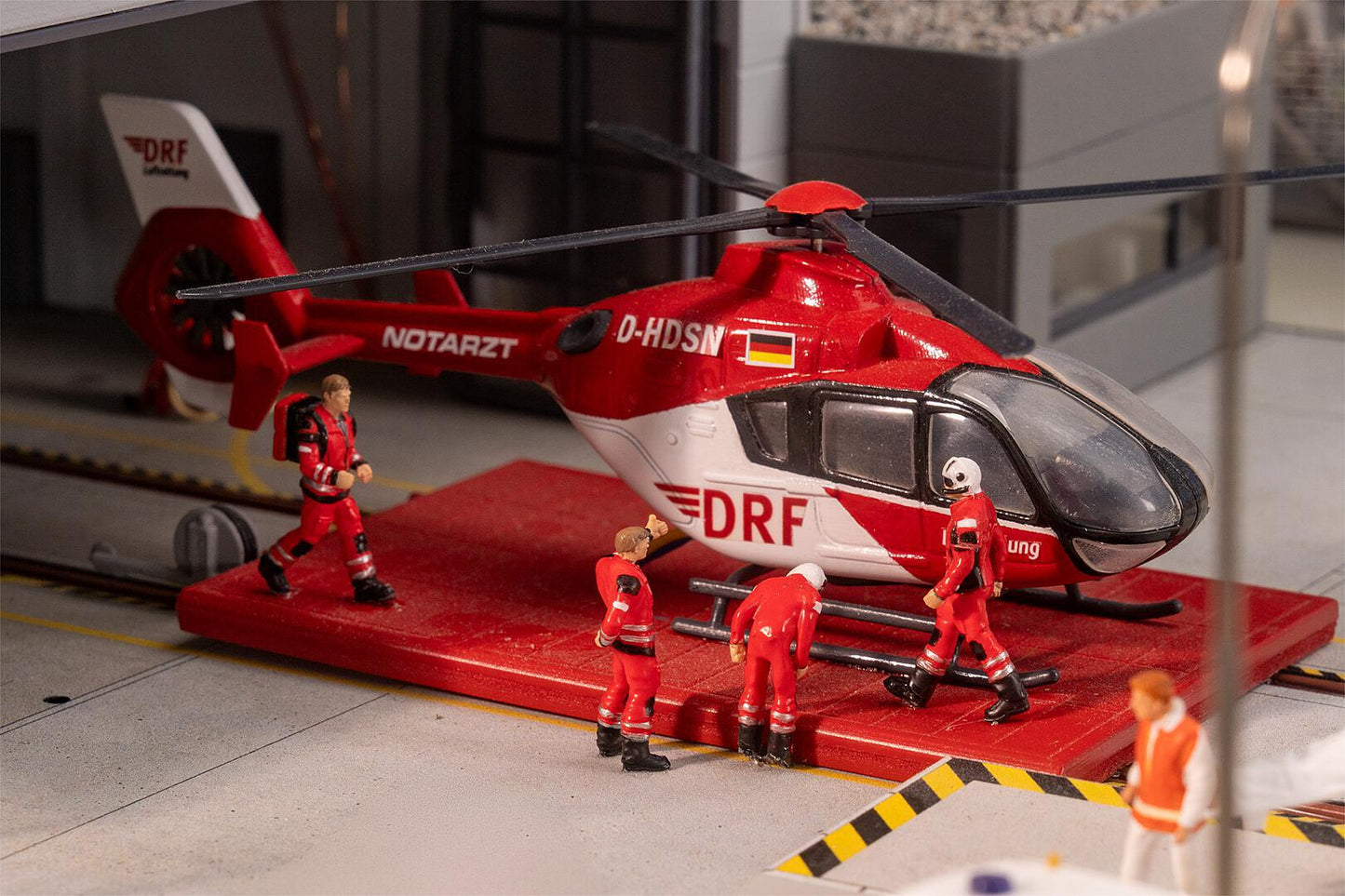 Faller 151709 HO Air Rescue Crew Figures (Set of 4)