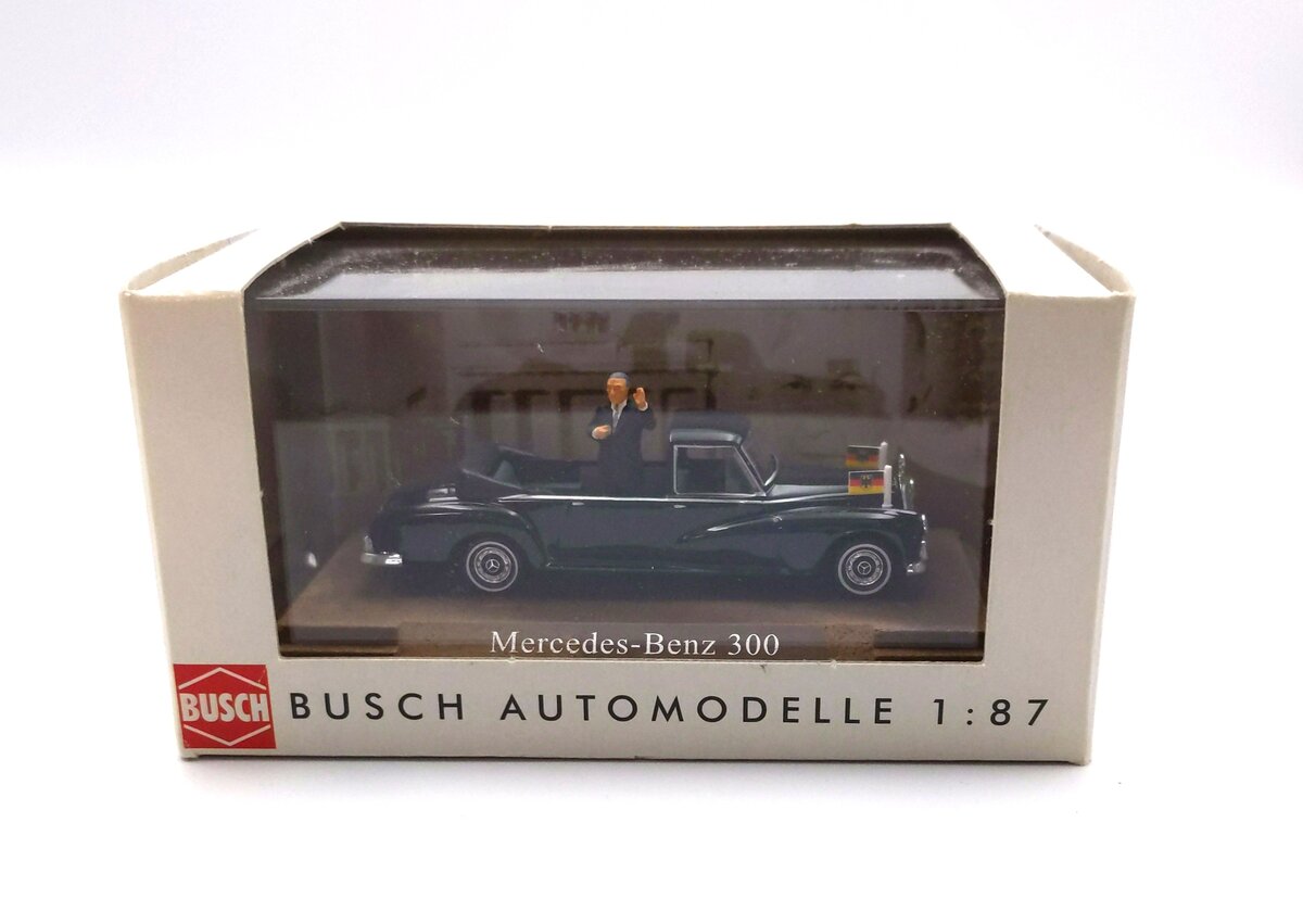 Busch 44806 HO Mercedes Benz 300 Konrad Adenauer with mini Vitrine Diecast
